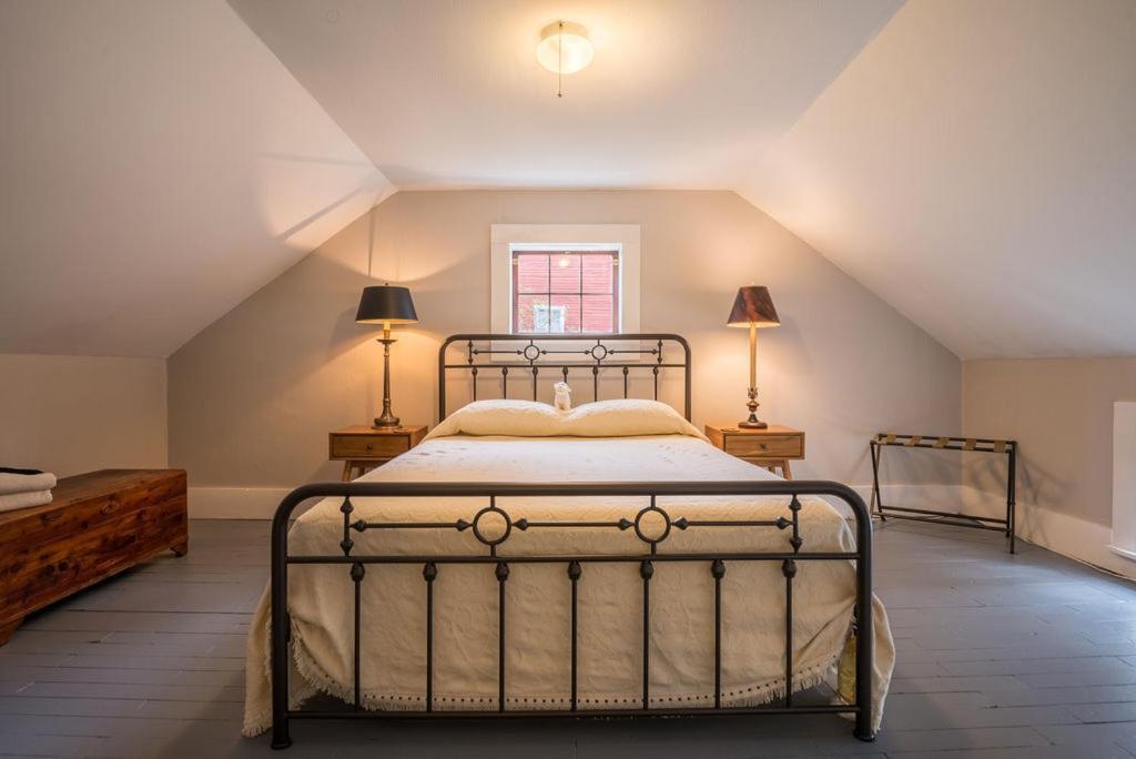 Inn At Valley Farms Walpole Room photo