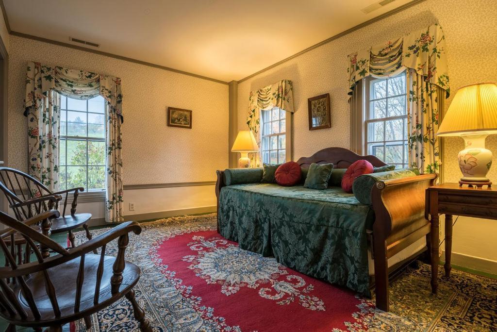 Inn At Valley Farms Walpole Room photo